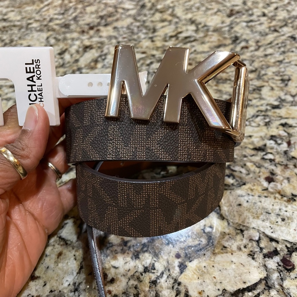 MK logo belt